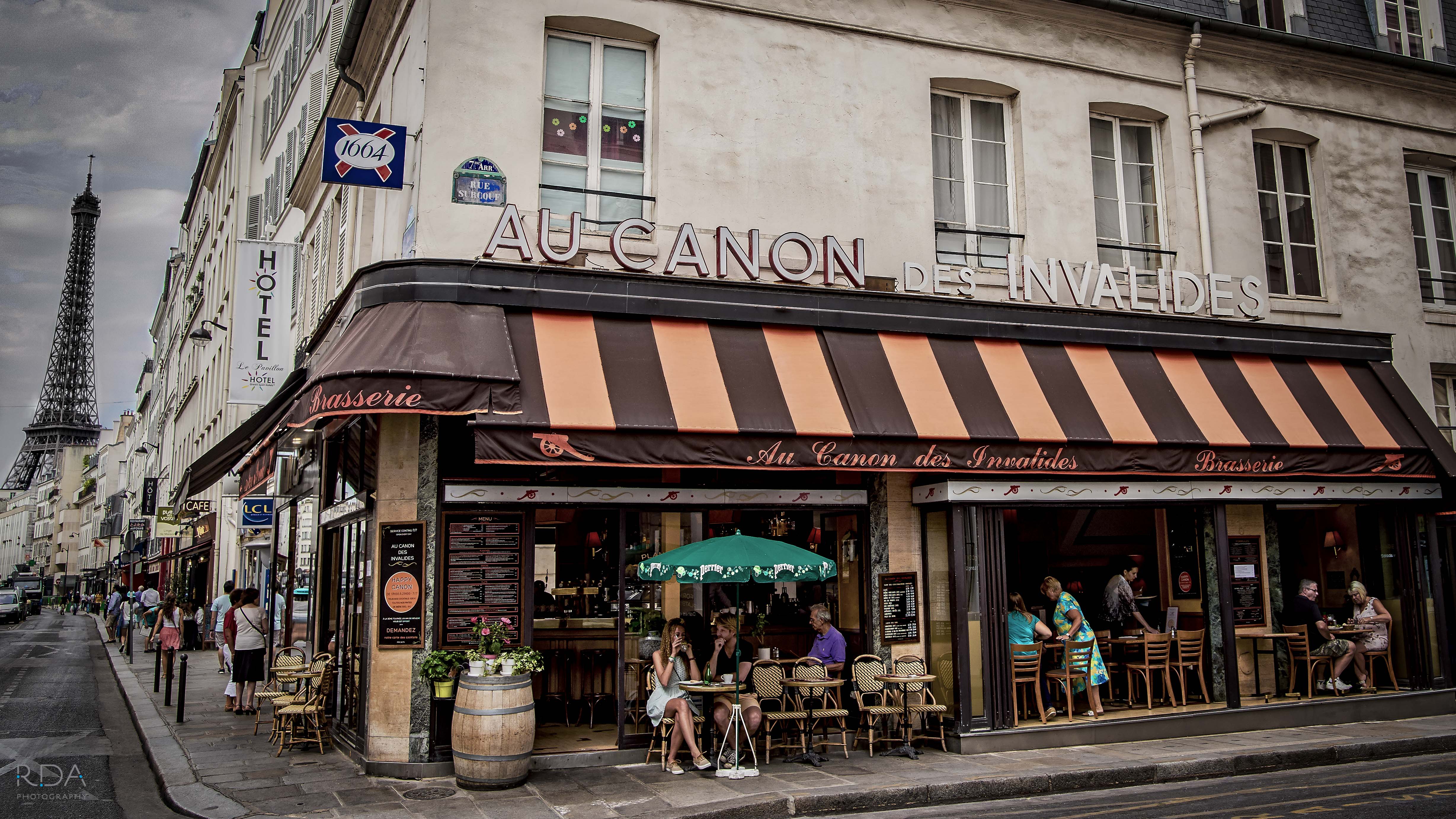 Париж кафе на улице